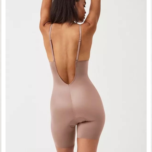 SPANX Suit Your Fancy Plunge Low Back Mid-Thigh Bodysuit Size XL Beige - Picture 3 of 16
